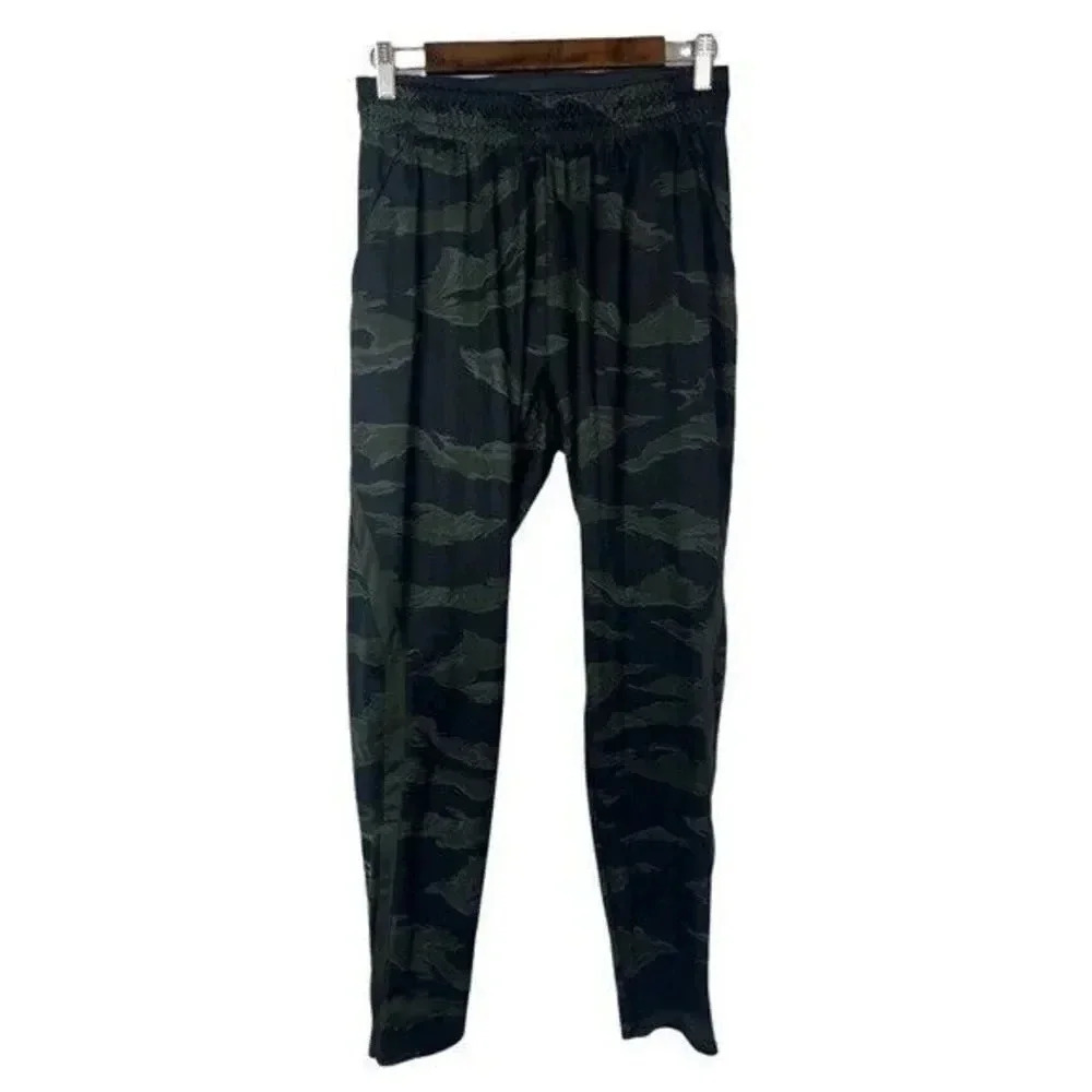 Nike Jordan Black & Green Stretched Camo Knit Straight Leg Athletic Pants M